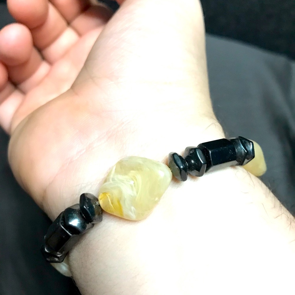 🆓 FREE ADD ON ITEM * Black & Yellow beaded Bracelet